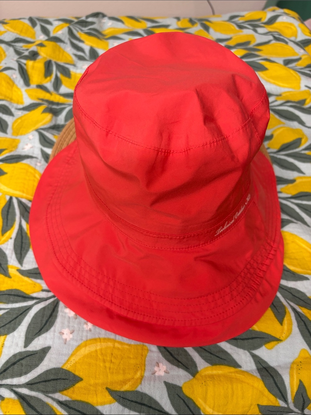 Red Bucket Hat like a new